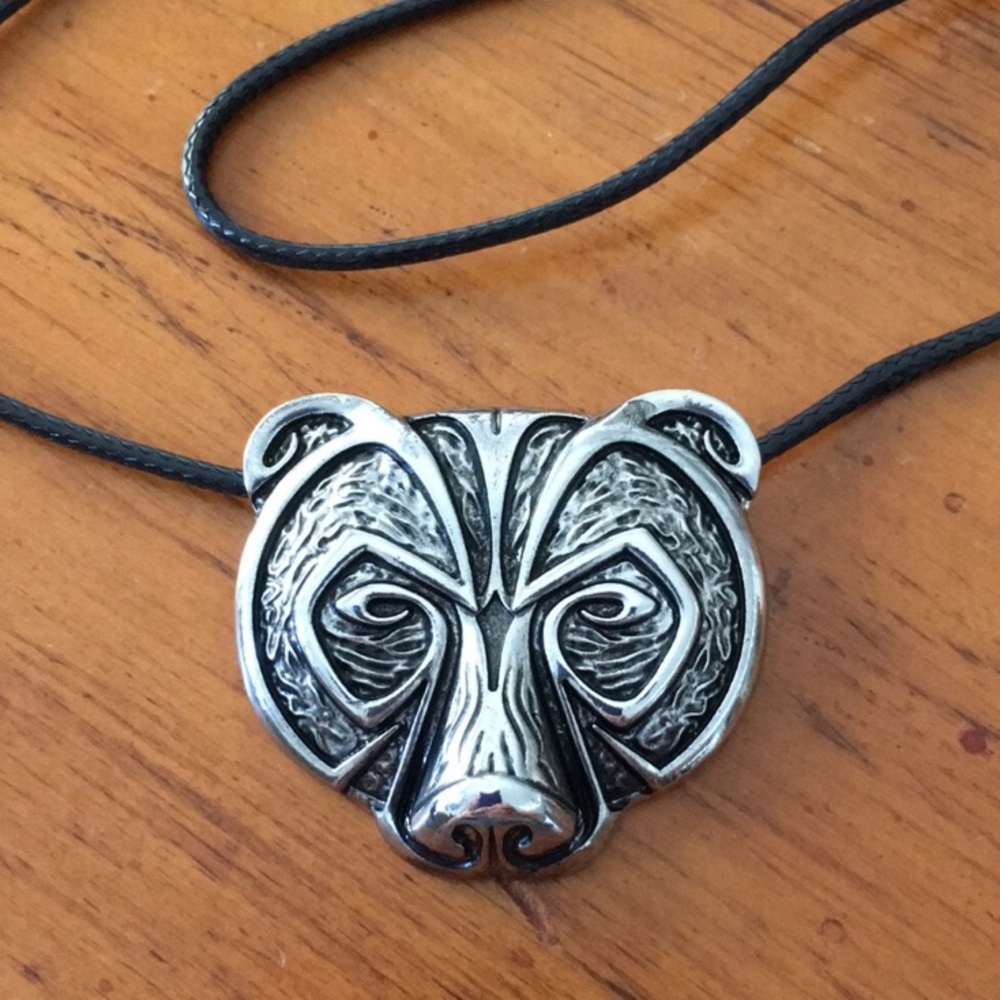 🔴 Bear Head Pendant & Black Cord Necklace